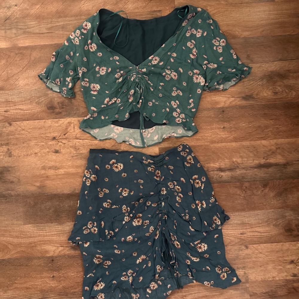 Pinkyotto Floral Set with Ruching